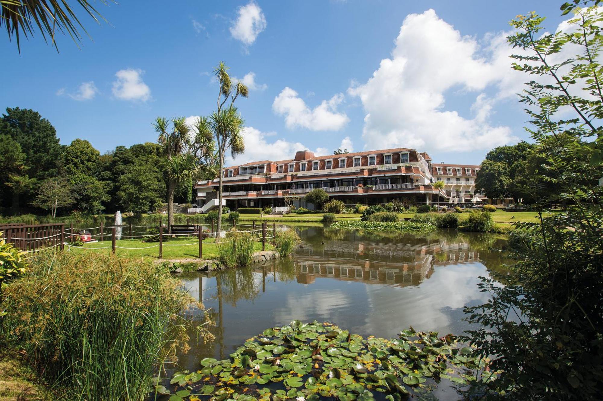 St. Pierre Park Hotel & Golf Saint Peter Port Exterior photo